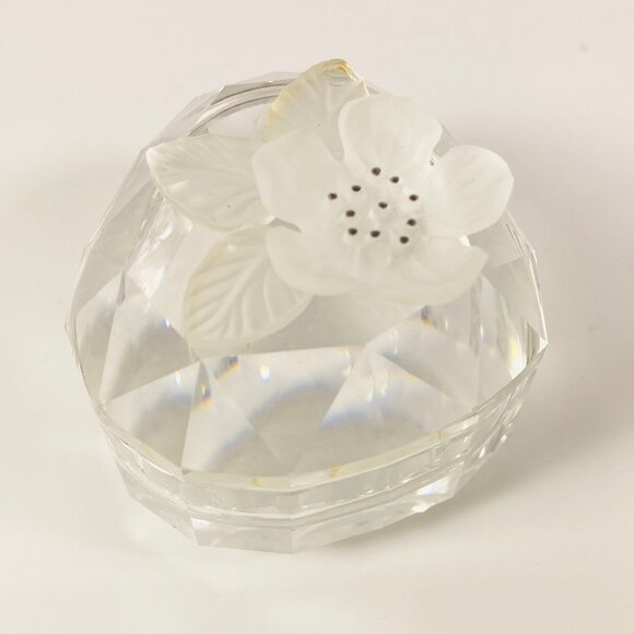 Rare VTG SWAROVSKI CRYSTAL Heart Shaped Jewelry Ring Box Frosted Flower Lid - Picture 6 of 9